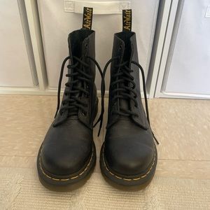 DOC MARTENS